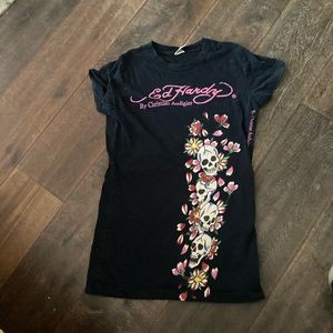 XS ED HARDY T SHIRT. GREAT CONDITION